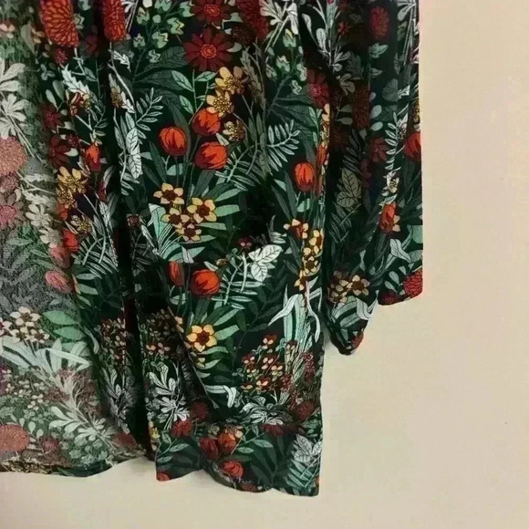 2/20 Twik floral open front kimono  - women’s medium - Picture 5 of 6